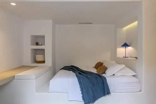 6 Bedrooms Villa in TOURLOS