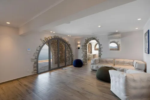 7 Bedrooms Villa in CORFU