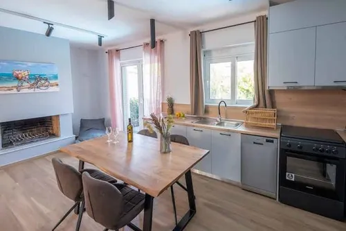 3 Bedrooms Villa in VARI