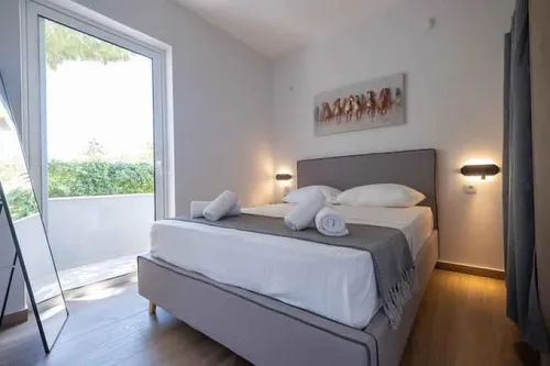 3 Bedrooms Villa in VARI