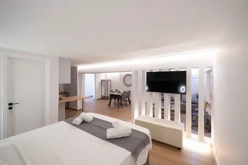 3 Bedrooms Villa in VARI