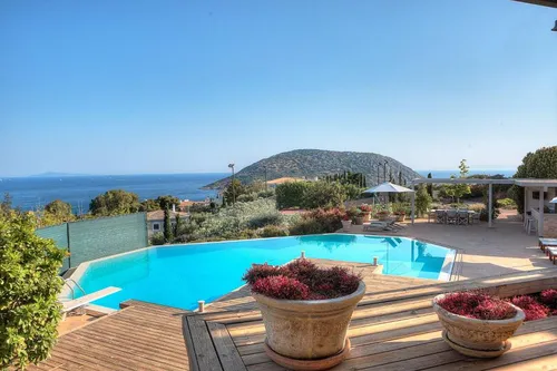 9 Bedrooms Villa in ANAVISSOS