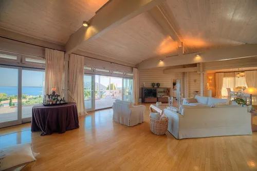 9 Bedrooms Villa in ANAVISSOS