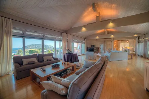 9 Bedrooms Villa in ANAVISSOS