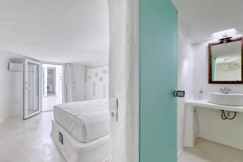 29 Bedrooms Hotel in ORNOS