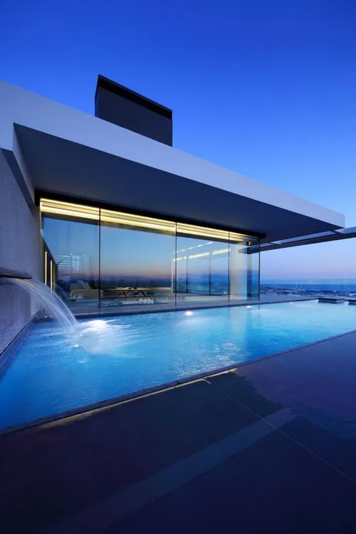 4 Bedrooms Villa in ALIMOS