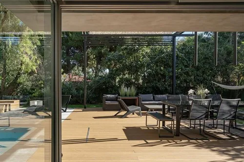 4 Bedrooms Apartment in VOULIAGMENI