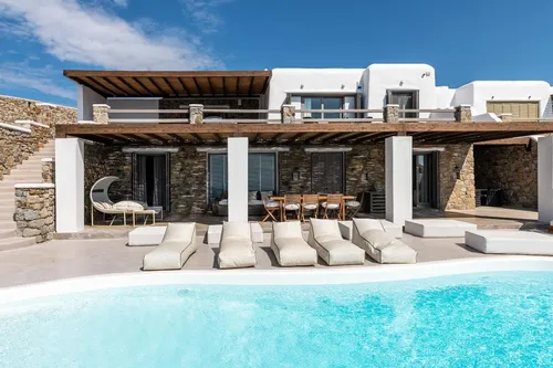 8 Bedrooms Villa in FANARI