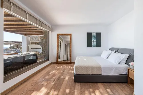 8 Bedrooms Villa in FANARI