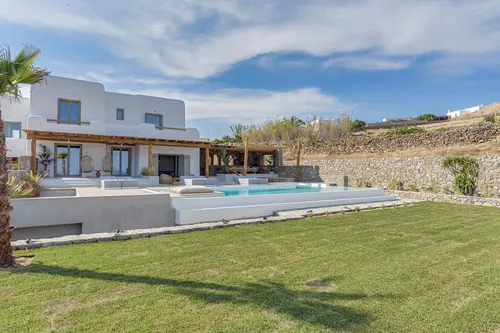 5 Bedrooms Villa in KALAFATIS