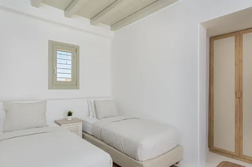 5 Bedrooms Villa in KALAFATIS