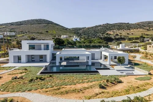8 Bedrooms Villa in ANTIPAROS