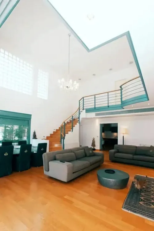 5 Bedrooms Apartment in GLYFADA