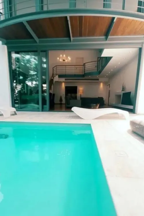 5 Bedrooms Apartment in GLYFADA