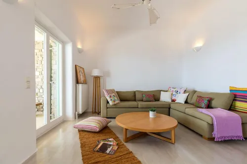 4 Bedrooms Villa in FAROS