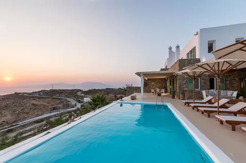 4 Bedrooms Villa in FAROS
