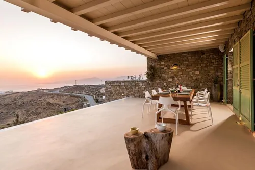 4 Bedrooms Villa in FAROS