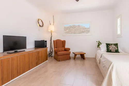 4 Bedrooms Villa in FAROS