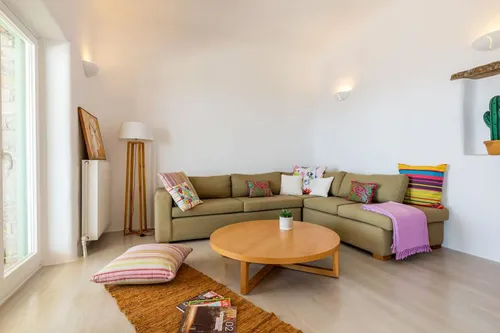 4 Bedrooms Villa in FAROS