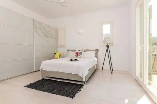 4 Bedrooms Villa in FAROS