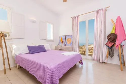 4 Bedrooms Villa in FAROS