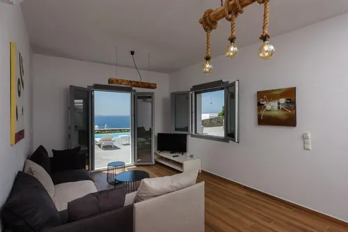 4 Bedrooms Villa in ALEOMANDRA