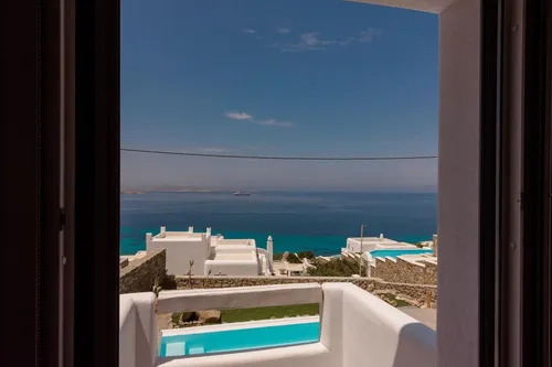 4 Bedrooms Villa in ALEOMANDRA