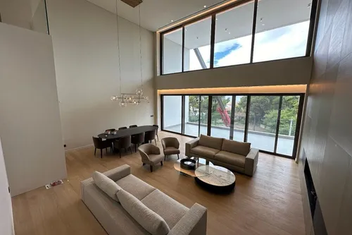 3 Bedrooms Apartment in POLITIA