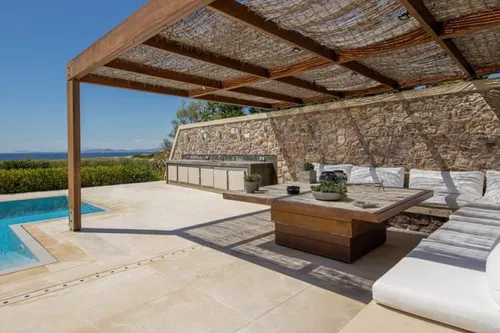 7 Bedrooms Villa in ANAVISSOS