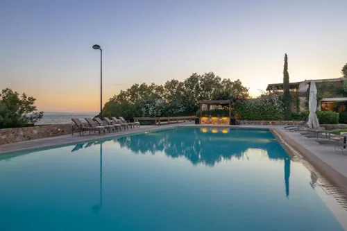 7 Bedrooms Villa in ANAVISSOS