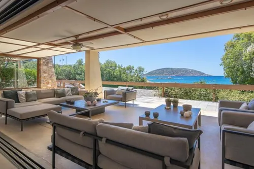 7 Bedrooms Villa in ANAVISSOS