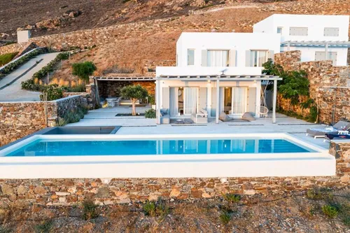 4 Bedrooms Villa in SYROS