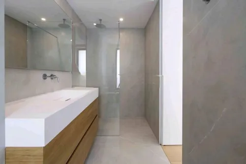 5 Bedrooms Apartment in VARKIZA