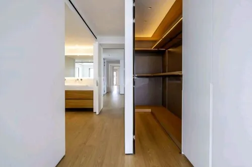 5 Bedrooms Apartment in VARKIZA