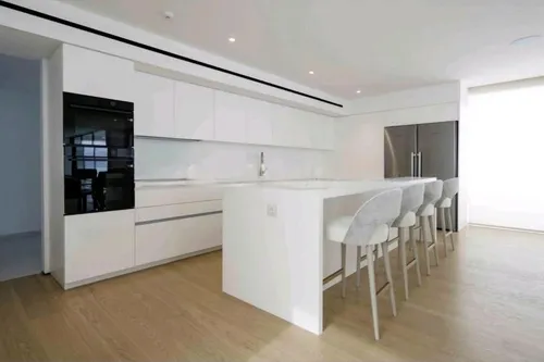 5 Bedrooms Apartment in VARKIZA