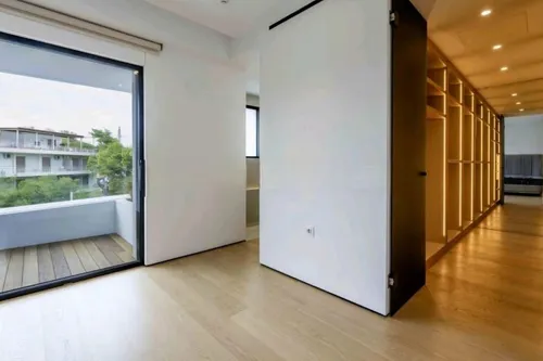 5 Bedrooms Apartment in VARKIZA