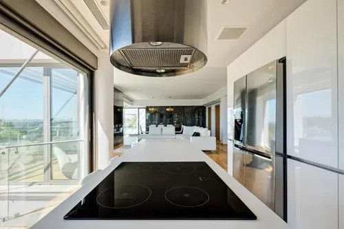 4 Bedrooms Apartment in VOULA