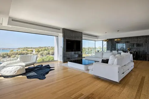 4 Bedrooms Apartment in VOULA