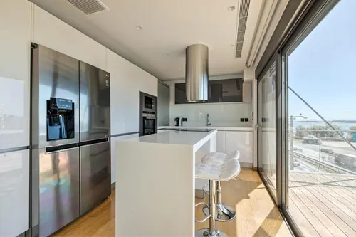 4 Bedrooms Apartment in VOULA