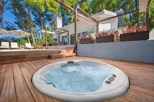 6 Bedrooms Villa in KASSANDRA (FIRST LEG)