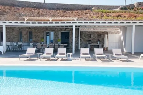 8 Bedrooms Villa in ORNOS