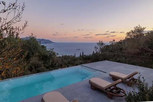 4 Bedrooms Villa in CORFU