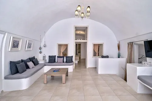 3 Bedrooms Villa in FIROSTEFANI