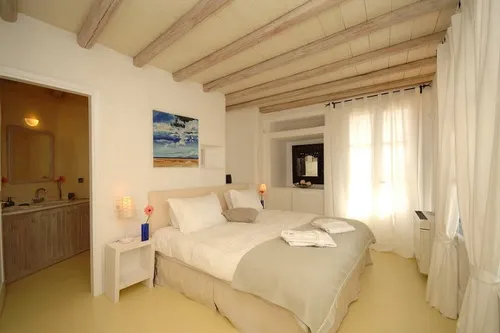 6 Bedrooms Villa in AGIOS LAZAROS