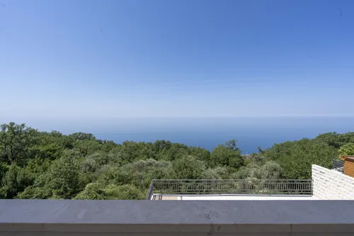 4 Bedrooms Villa in Budva