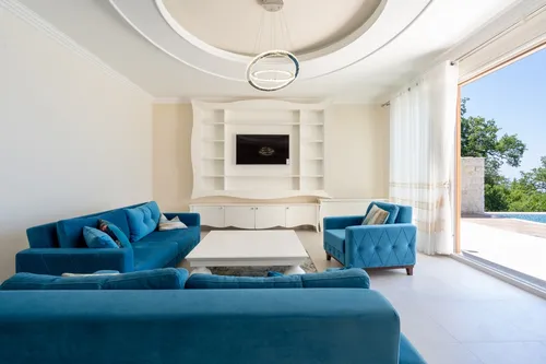 4 Bedrooms Villa in Budva