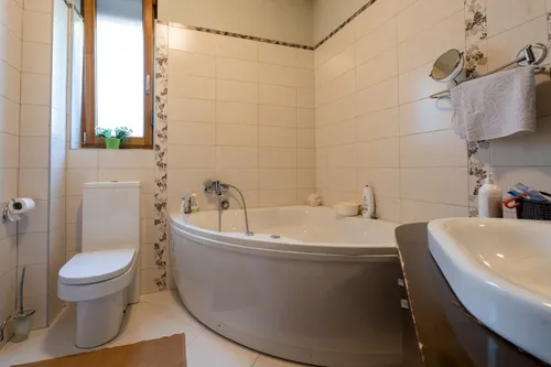 4 Bedrooms Family Home in Kotor