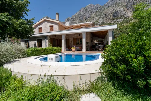 Family home with sea view