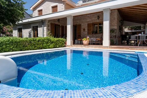 4 Bedrooms Family Home in Kotor