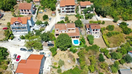 4 Bedrooms Family Home in Kotor